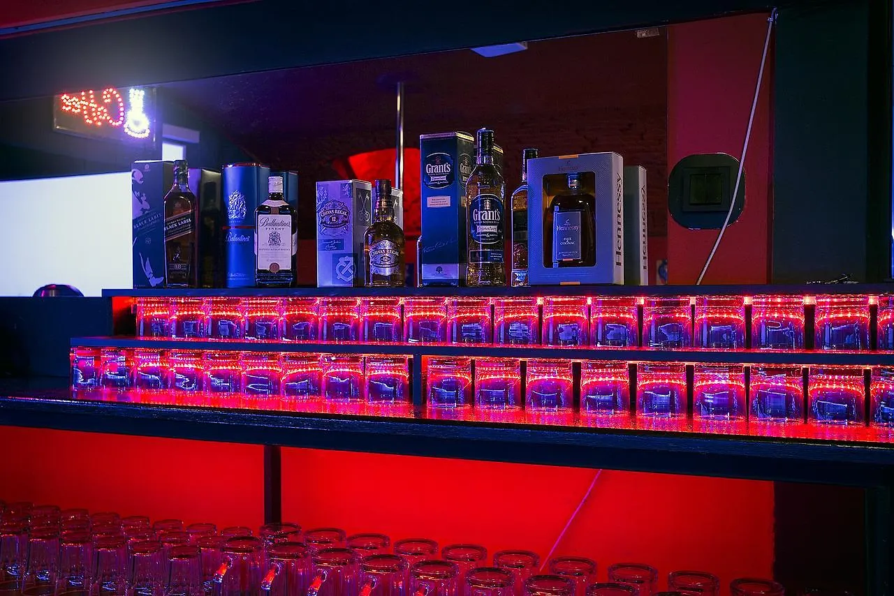 The Bachelor Bar Βίλα Βουδαπέστη 0*,